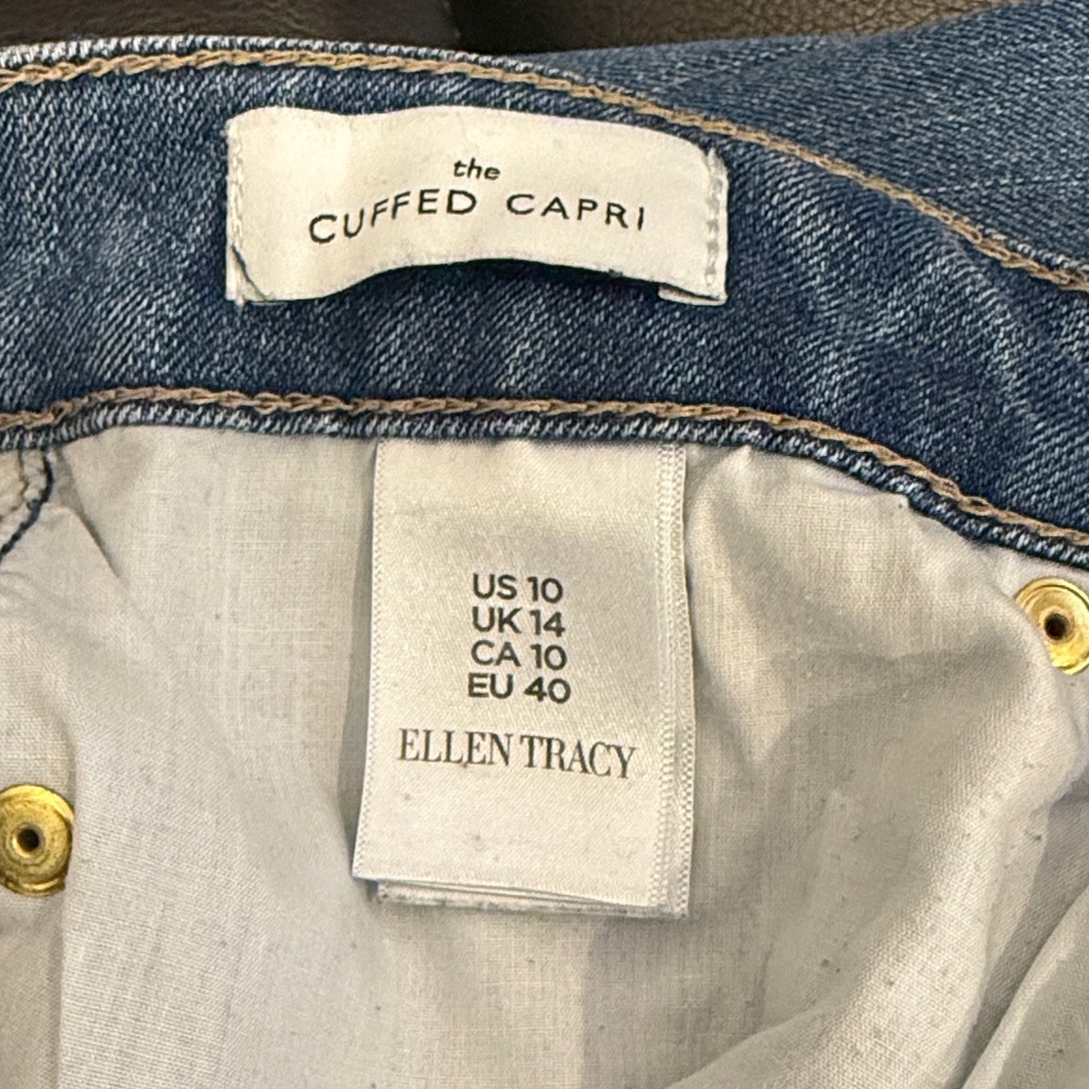 Ellen Tracy Light Blue Denim Jeans with Gold Button Size 10 - Picture 6 of 6